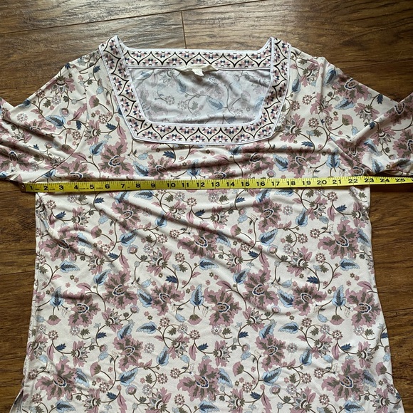 Magnolia Grace Women’s Tunic - Picture 4 of 5